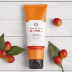 The Body Shop Vitamin C Daily Glow Cleansing Polish