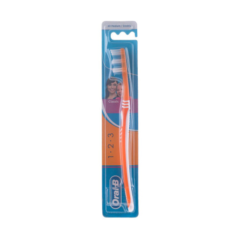 Oral-B 1 2 3 Classic 40 Medium - Orange Oral-B 1 2 3 Classic 40 Medium - Orange - Image 1