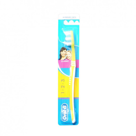 Oral-B 1 2 3 Classic 40 Medium - Yellow Oral-B 1 2 3 Classic 40 Medium - Yellow - Image 1